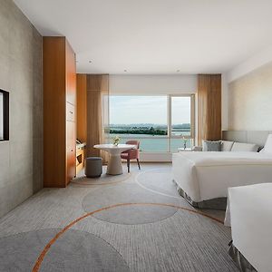 Premium Twin Room Lake View